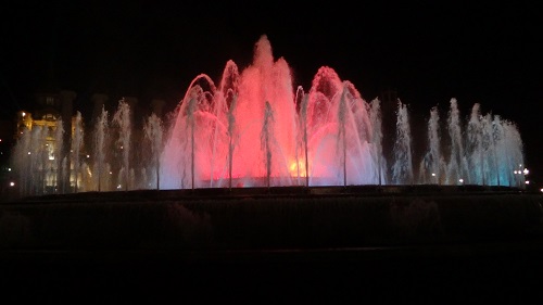 スペイン　バルセロナ　モンジュイック公園　噴水ショー