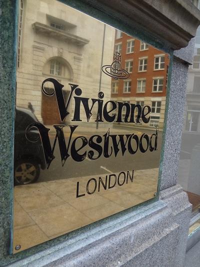 イギリス　マンチェスター　Vivienne Westwood