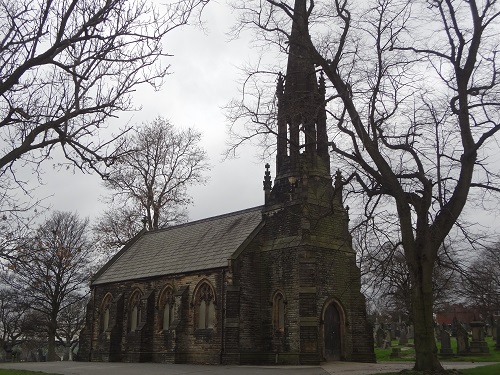 イギリス　リーズ　教会　墓地