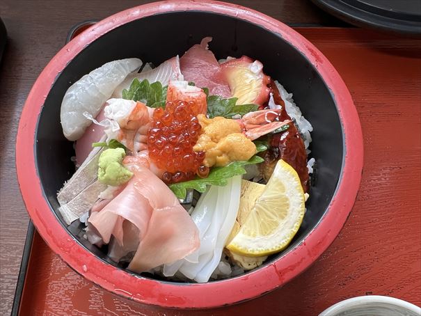 鹿児島　市場　海鮮丼　日本一周