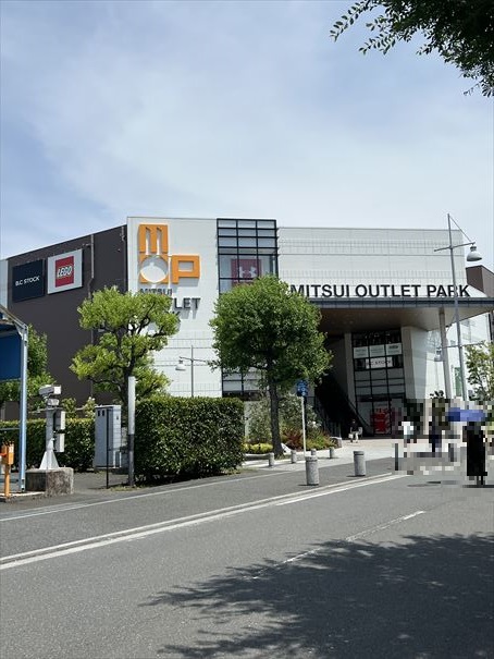 横浜シーサイドライン　三井アウトレットパーク