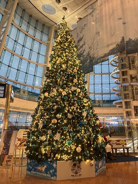 羽田空港　クリスマスツリー