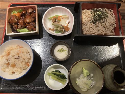 山梨県　甲府駅　信玄　鳥もつ煮