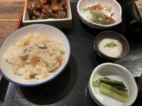 山梨県　甲府駅　信玄　鳥もつ煮